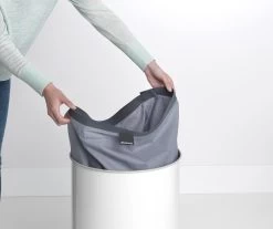 Brabantia Wasmand Met Deksel - 60 L - White / Kurken Deksel -Huishoudelijke Schoonmaak 1200x1008