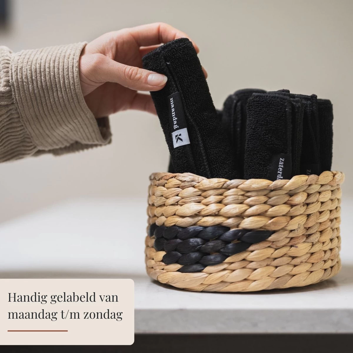 Kitchen Lab Co.® Microvezeldoekjes Zwart - Dagelijks Doekje Set 7 Stuks - 30x30cm - Gelabeld Met Weekdagen - Vaatdoekjes Microvezel 2 Kitchen Lab Co.® Microvezeldoekjes Zwart - Dagelijks Doekje Set 7 Stuks - 30x30cm - Gelabeld Met Weekdagen - Vaatdoekjes Microvezel - Afbeelding 2