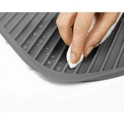 "Joseph Joseph Afdruipmat - Flume - Large - 31 X 43,5 Cm - Grijs" 9 "Joseph Joseph Afdruipmat - Flume - Large - 31 X 43,5 Cm - Grijs" -Huishoudelijke Schoonmaak 1200x1200 561