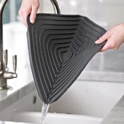 "Joseph Joseph Afdruipmat - Flume - Large - 31 X 43,5 Cm - Grijs" 10 "Joseph Joseph Afdruipmat - Flume - Large - 31 X 43,5 Cm - Grijs" -Huishoudelijke Schoonmaak 1200x1200 562