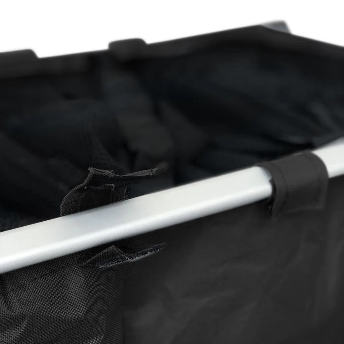 Wasmand Met 3 Vakken - 90 Liter - Opvouwbaar En Afneembaar Frame - Wassorteerder In Verschillende Kleuren - Badkamer Wasgoed Organizer Met Sluitbare Zak - Zwart 6 Wasmand Met 3 Vakken - 90 Liter - Opvouwbaar En Afneembaar Frame - Wassorteerder In Verschillende Kleuren - Badkamer Wasgoed Organizer Met Sluitbare Zak - Zwart - Afbeelding 6