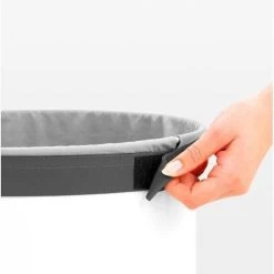 Brabantia Wasmand Met Deksel - 60 L - White / Kurken Deksel -Huishoudelijke Schoonmaak 1200x1200 584