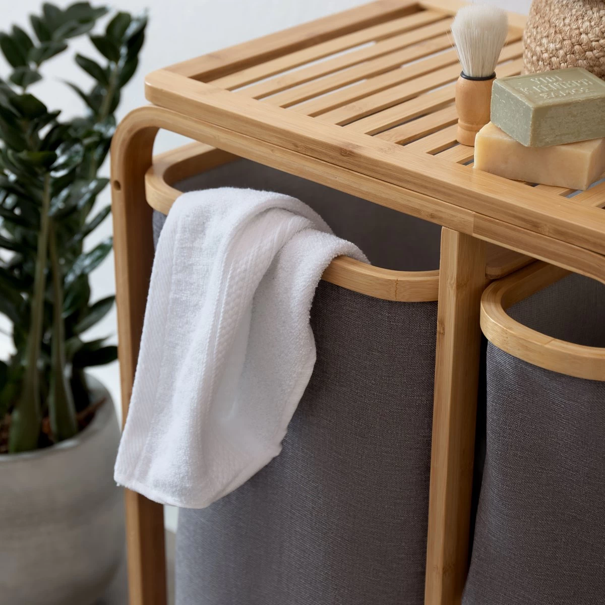 Lumaland Wasmand Van Bamboe - 1 XL Vak + 2 Compacte Vakken 49,5 X 33 X 71 Cm Beige 3 Lumaland Wasmand Van Bamboe - 1 XL Vak + 2 Compacte Vakken 49,5 X 33 X 71 Cm Beige - Afbeelding 3