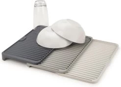 Joseph Joseph - Tier - Afdruipmat - Uitschuifbaar - Grijs -Huishoudelijke Schoonmaak 1200x862 1