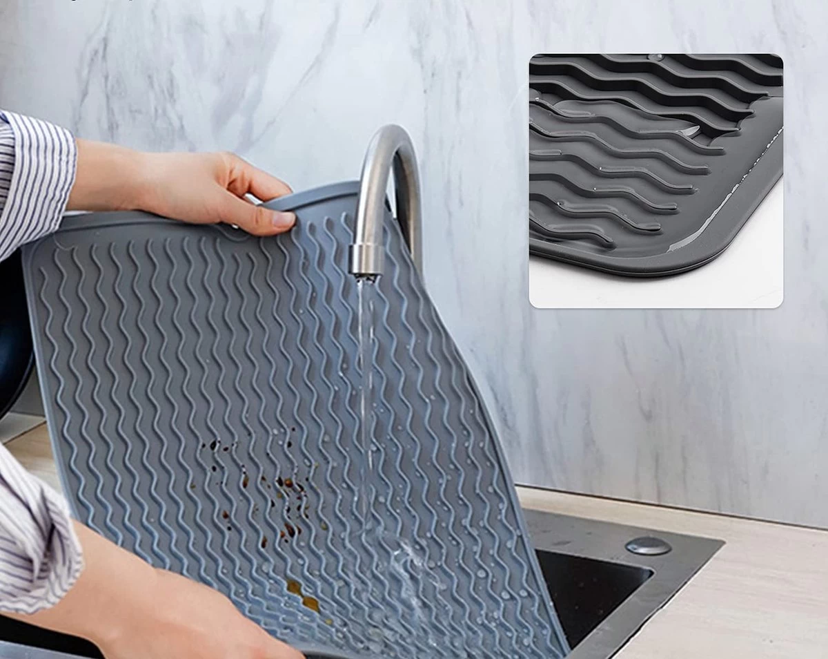 Merkloos Afdruipmat - Pannenonderzetter- Siliconen Mat - Zwart - 30 X 40 CM - Met Ophanggat - Hittebestendig 4 Merkloos Afdruipmat - Pannenonderzetter- Siliconen Mat - Zwart - 30 X 40 CM - Met Ophanggat - Hittebestendig - Afbeelding 4