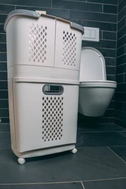 Sens Design Wasmanden Met Deksel - Wassorteerder 3 Vakken Op Wieltjes 36 Sens Design Wasmanden Met Deksel - Wassorteerder 3 Vakken Op Wieltjes -Huishoudelijke Schoonmaak 800x1200 11