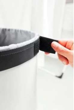 Brabantia Wasmand Met Deksel - 60 L - White / Kurken Deksel -Huishoudelijke Schoonmaak 806x1200 1